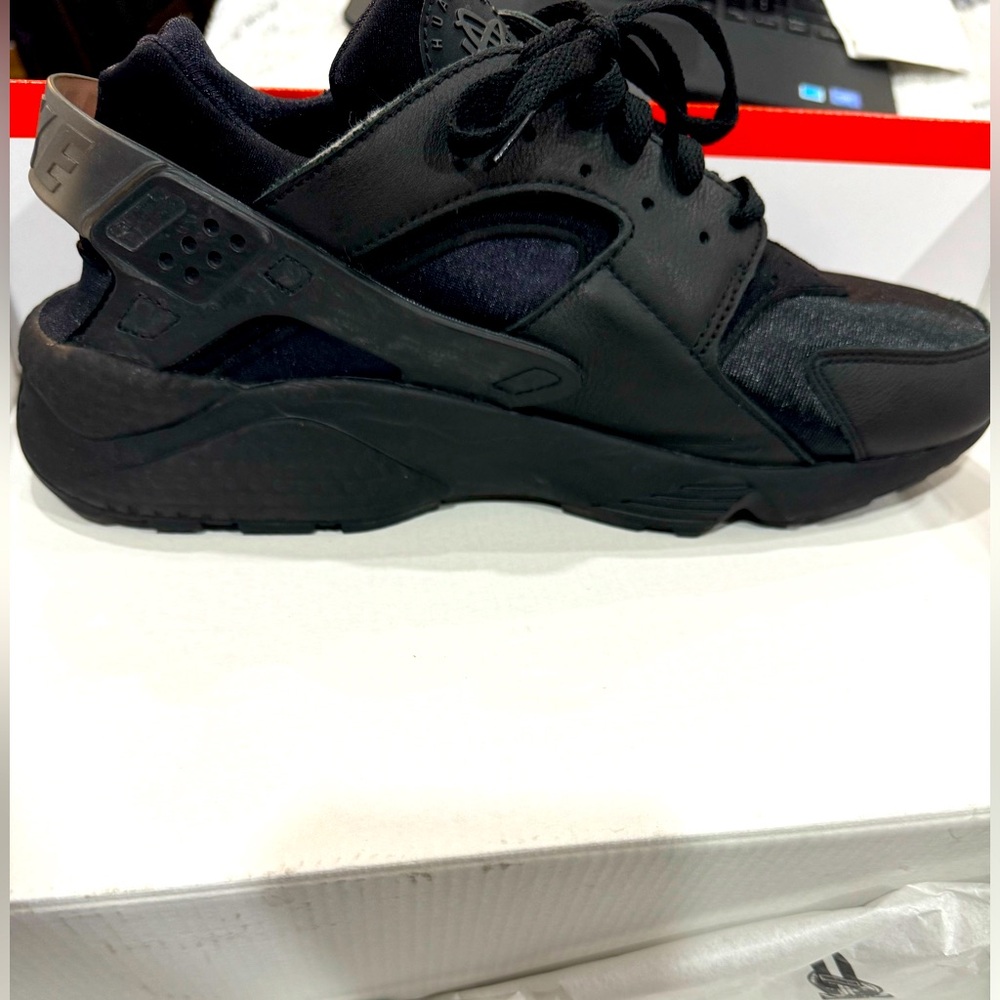 Nike air huruaches